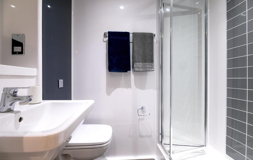 Silver Street, East Reading, Reading - Image 1